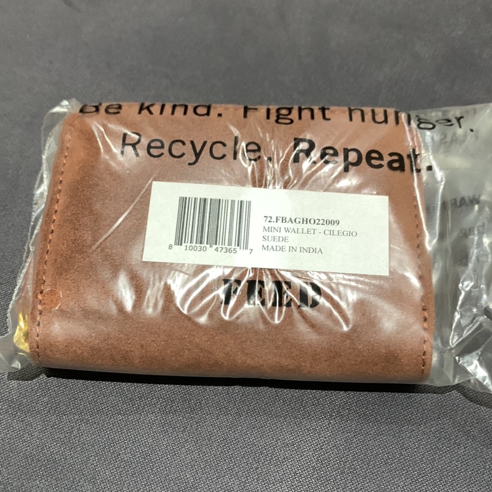 FEED / Mini Suede Wallet - Picture 5 of 5